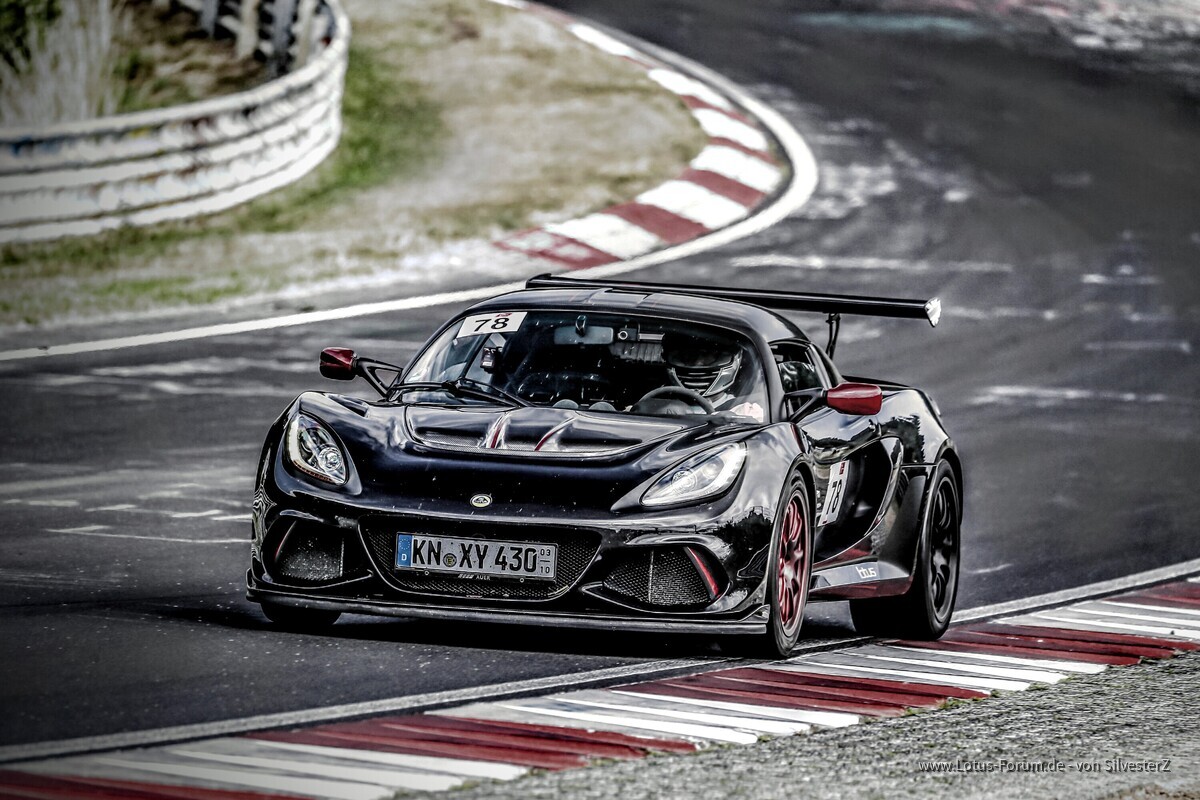 Exige 430 Cup on track